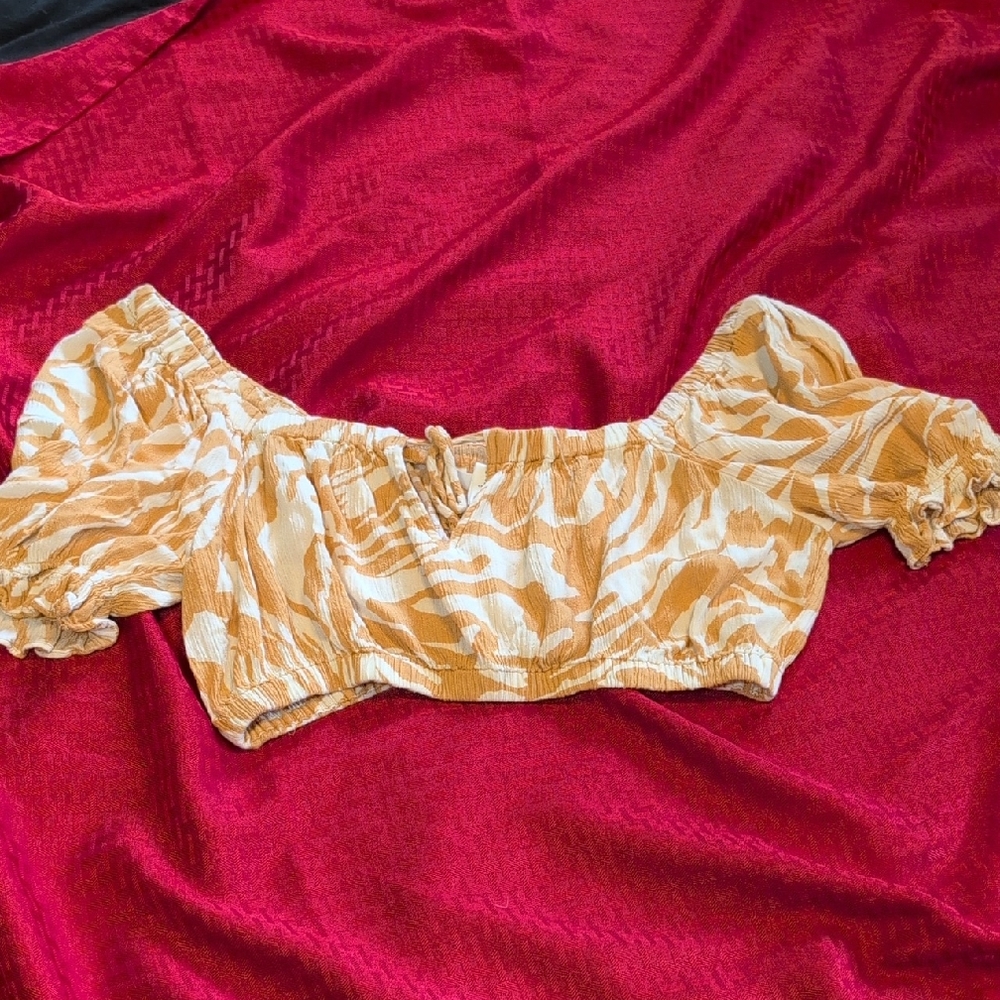 H&M Tan and White Off-Shoulder Crop Top